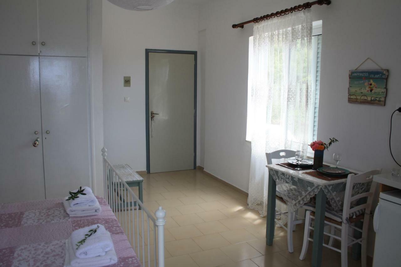 Romantic Apartment Adelianos Kampos Esterno foto